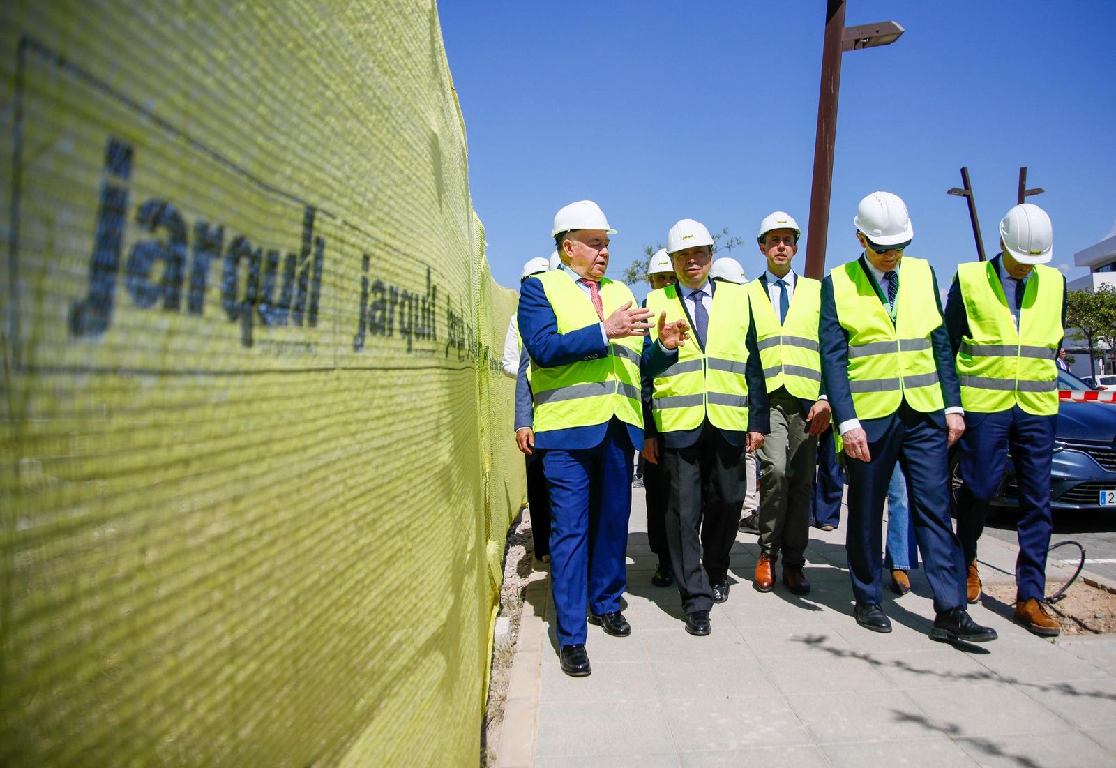Luis Planas en una visita a la cooperativa Única