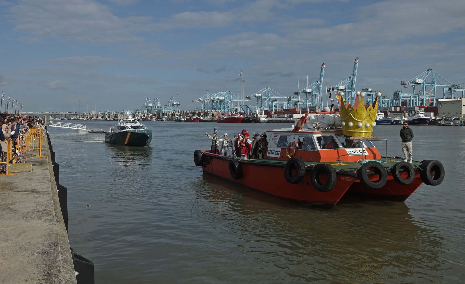Búscate en el multitudinario arrastre de latas 2026 en Algeciras