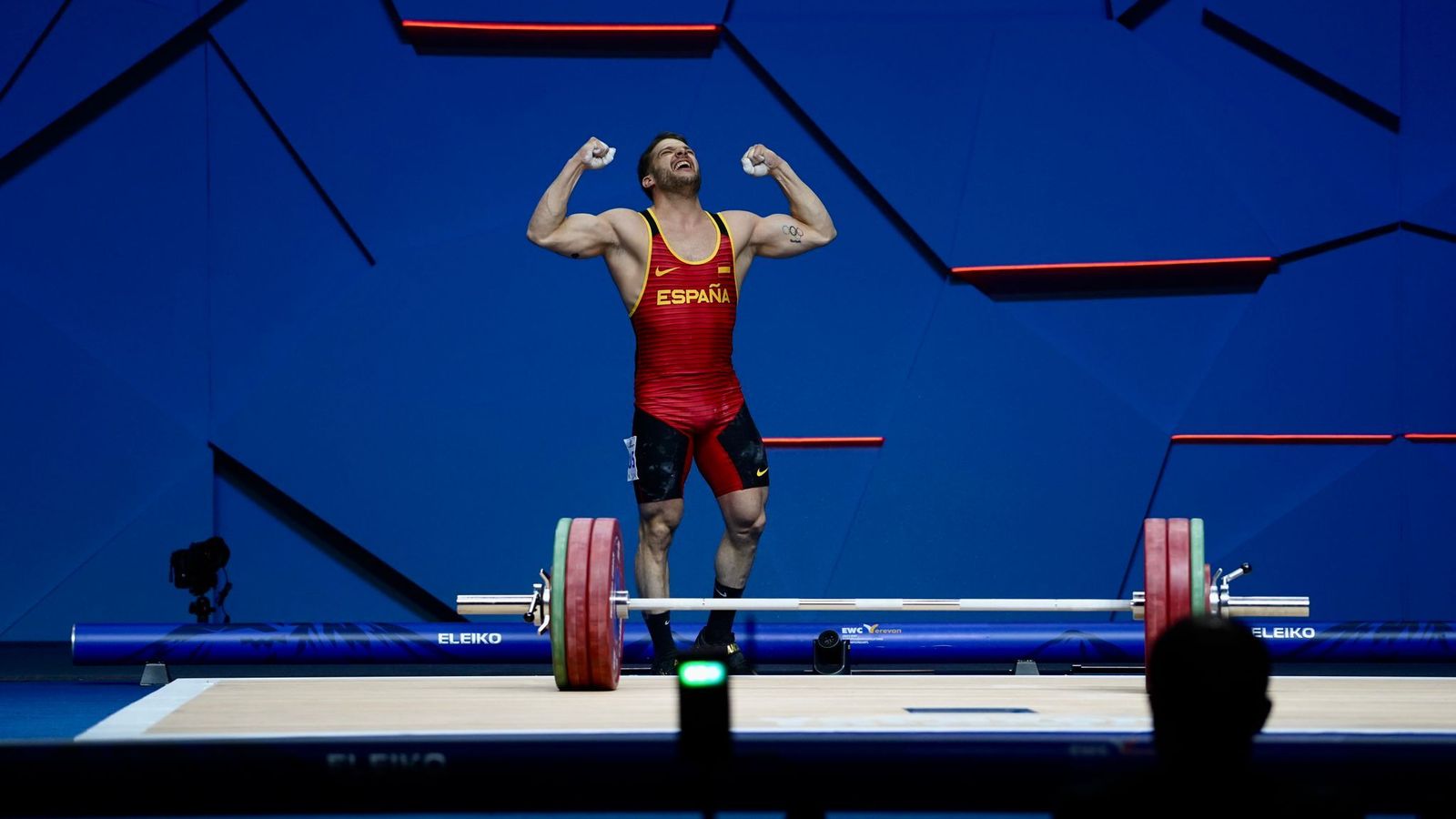 David Sánchez celebrando su subcampeonato en el Campeonato de Europa.