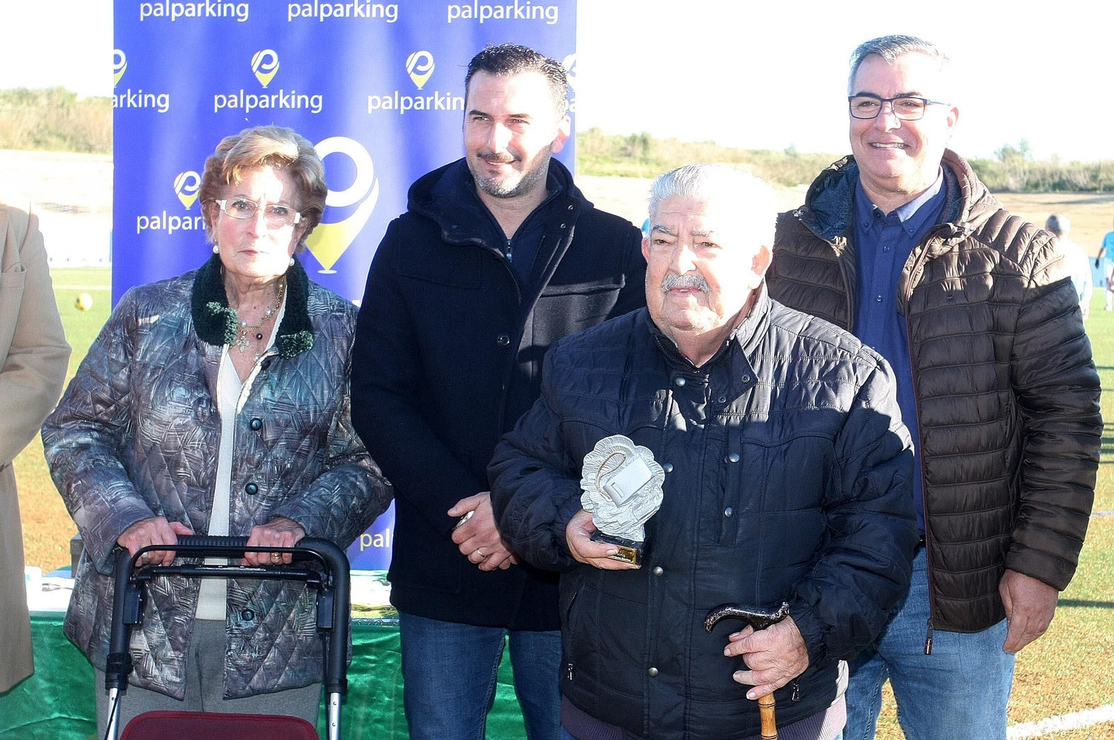 Imágenes del partido homenaje a los árbitros históricos de fútbol de Huelva