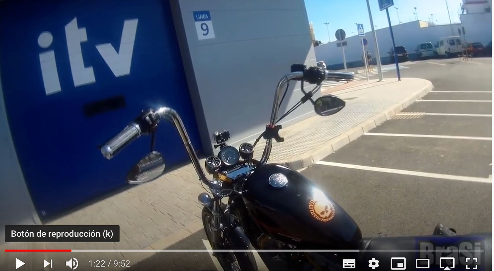 La Harley Davidson,  momentos antes de pasar la ITV