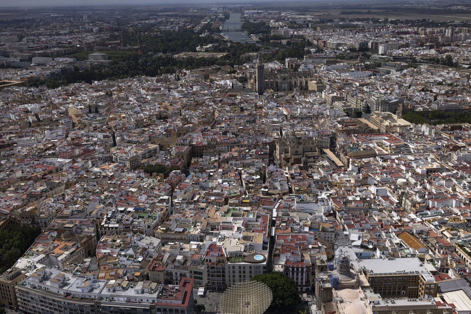 Sevilla desde el helicóptero de la Policía Nacional