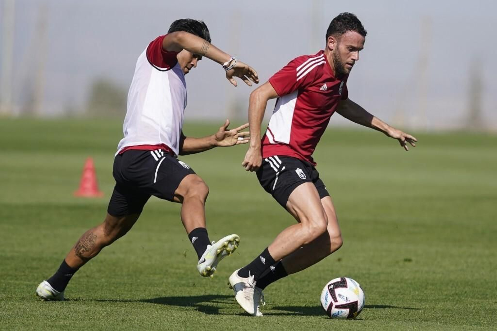 Acción de un entrenamiento del Granada CF en esta pretemporada
