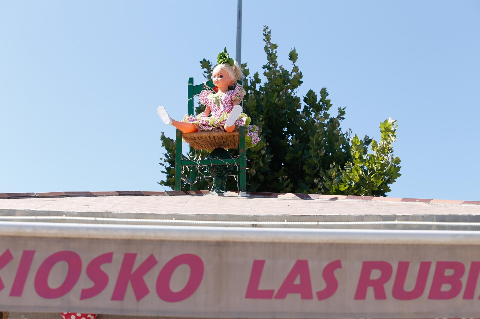Muñeca del kiosco Las Rubias.