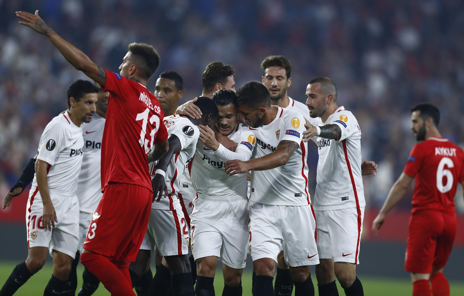 La imágenes del Sevilla-Akhisarspor