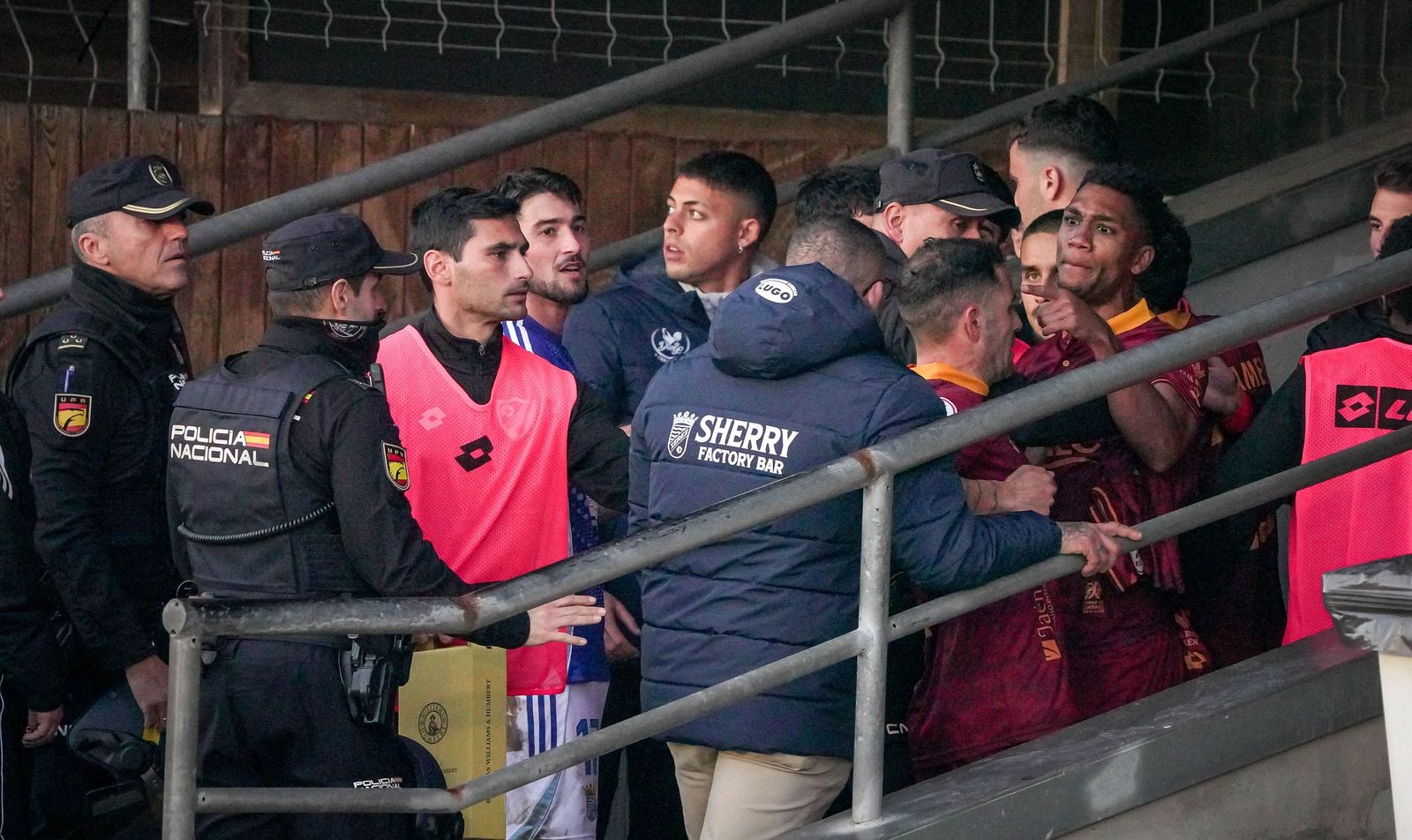 Imágenes del partido entre el Xerez CD - Linares