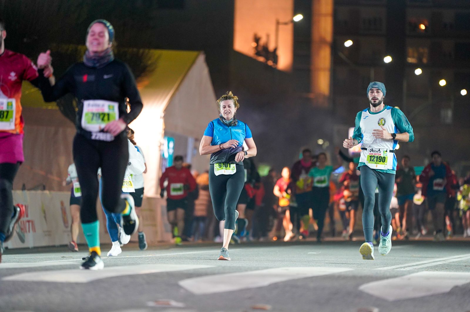 En imágenes: búscate en tu llegada a meta de la Carrera de San Antón 2026 (8)