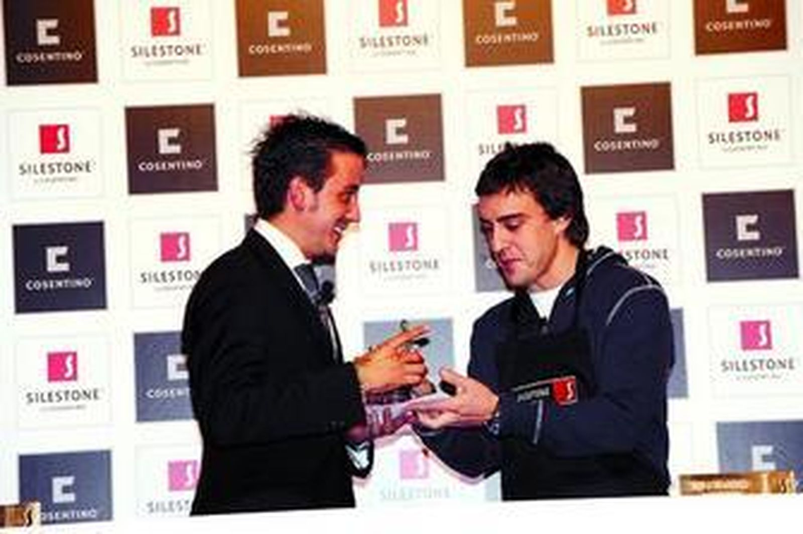 Eduardo Martínez-Cosentino junto a Fernando Alonso.