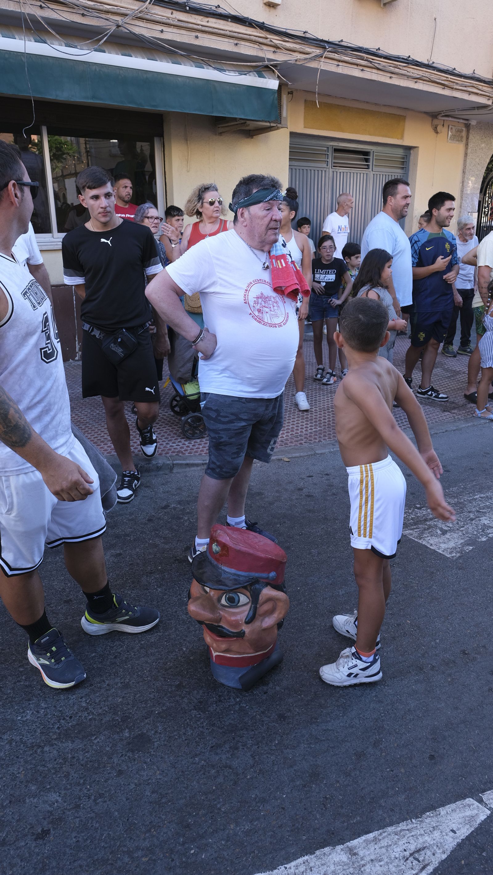Gigantes y cabezudos en la Feria de Almería 2024, en imágenes