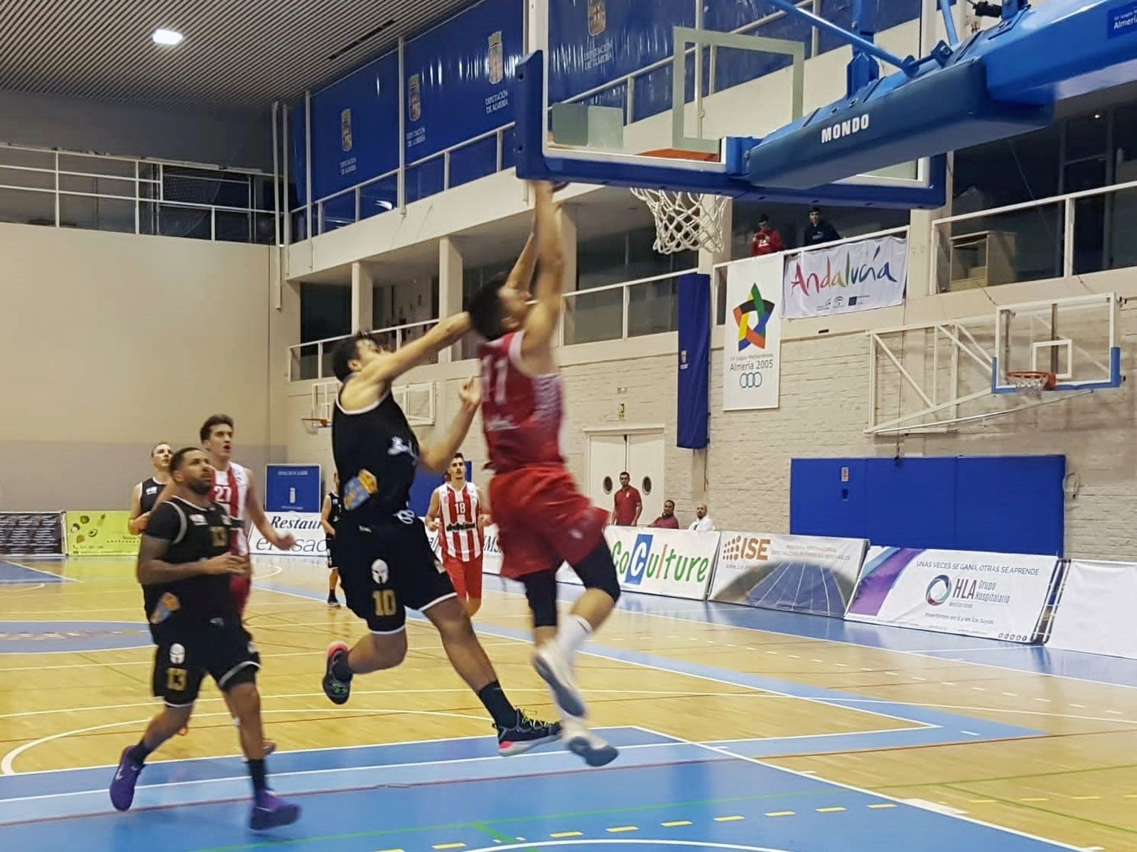 Duelo de altura entre Ecoculture y Novaschool