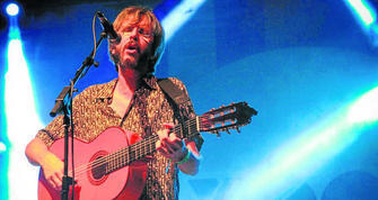 Xoel López, con su guitarra.