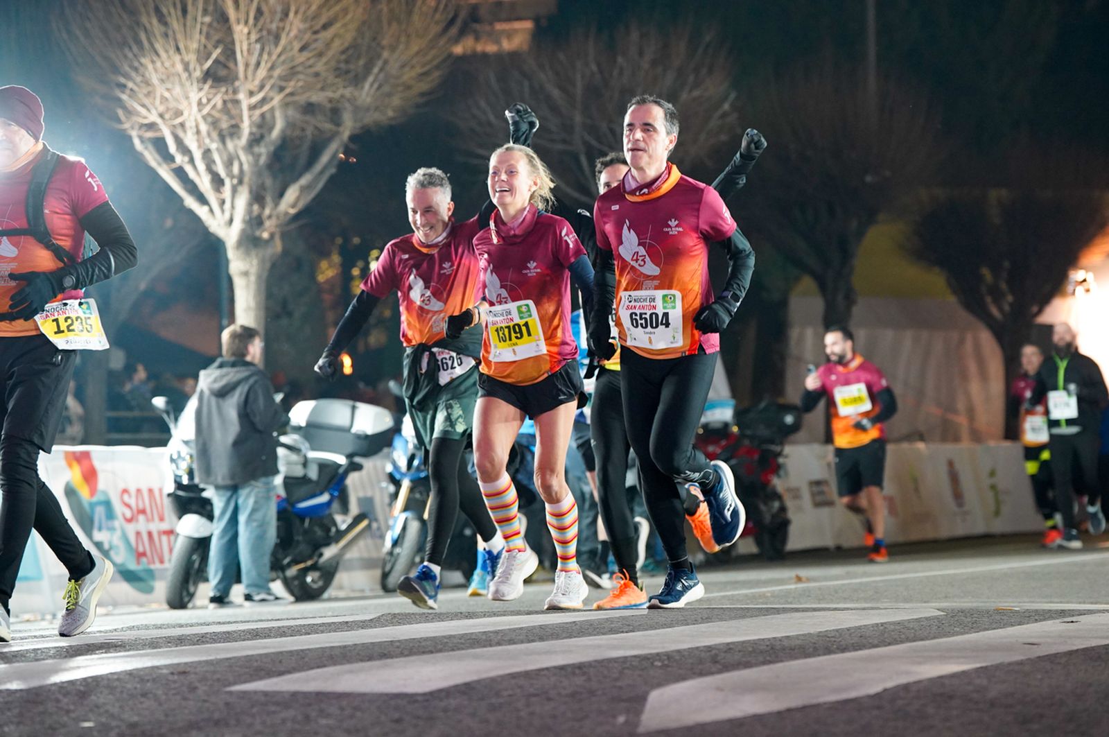 En imágenes: búscate en tu llegada a meta de la Carrera de San Antón 2026 (18)