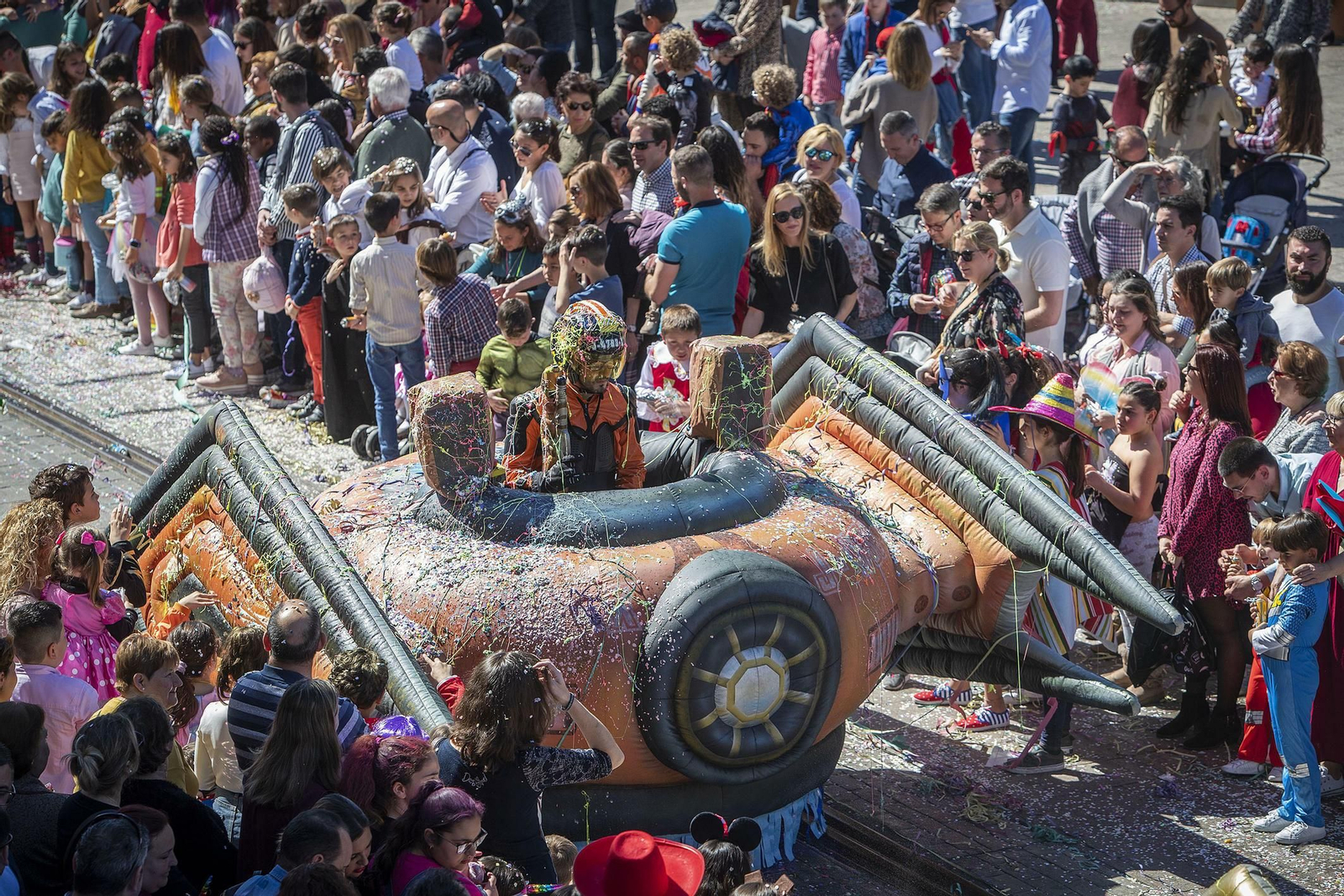 Pascalle de naves estelares que animó la cabalgata. Pascalle de naves estelares que animó la cabalgata.