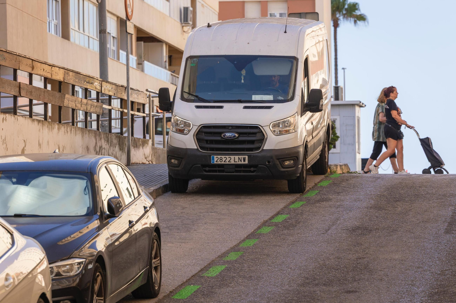 Zona verde para residentes en el barrio de La Laguna.