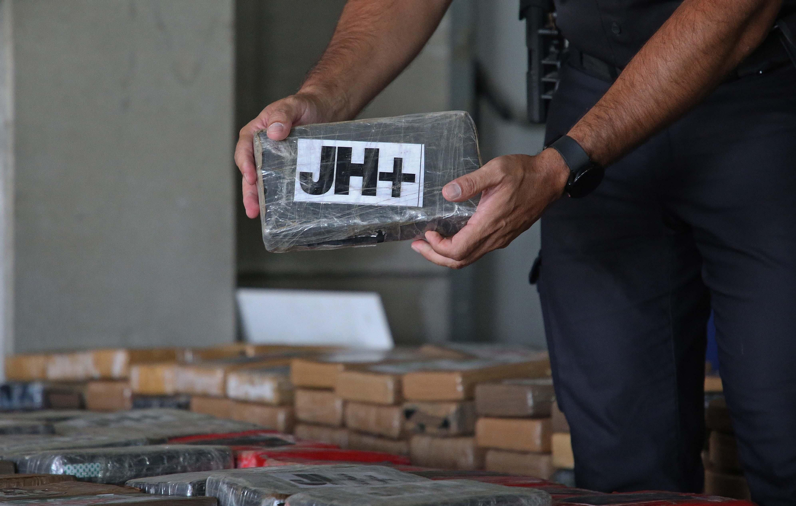 Fotos del mayor alijo de cocaína de la historia de España intervenido en Algeciras