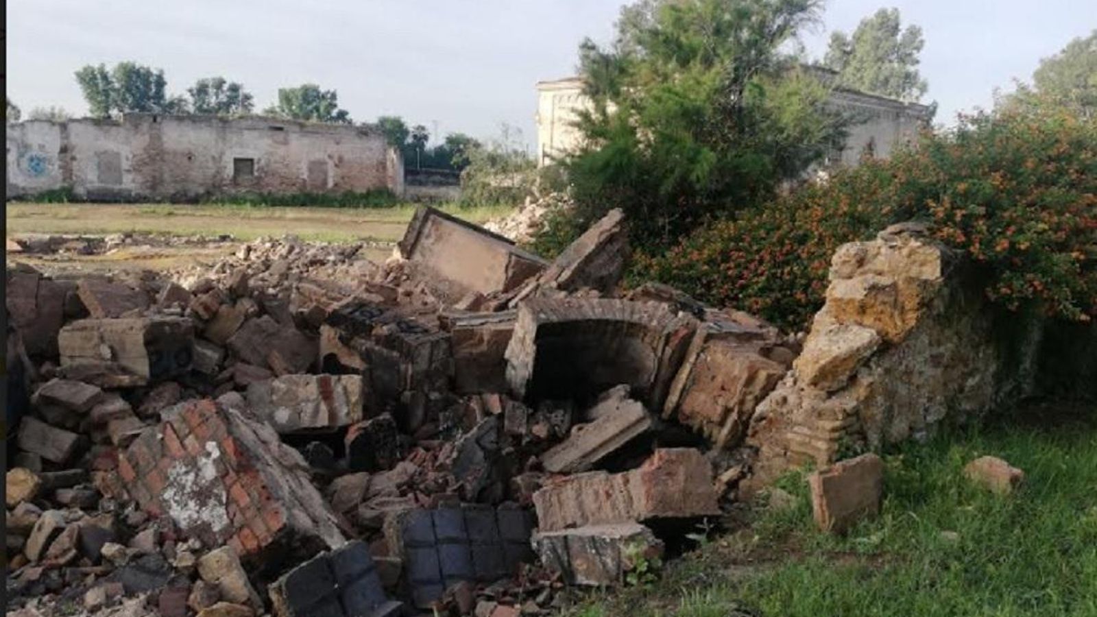 Restos de la estructura derribaba recientemente.