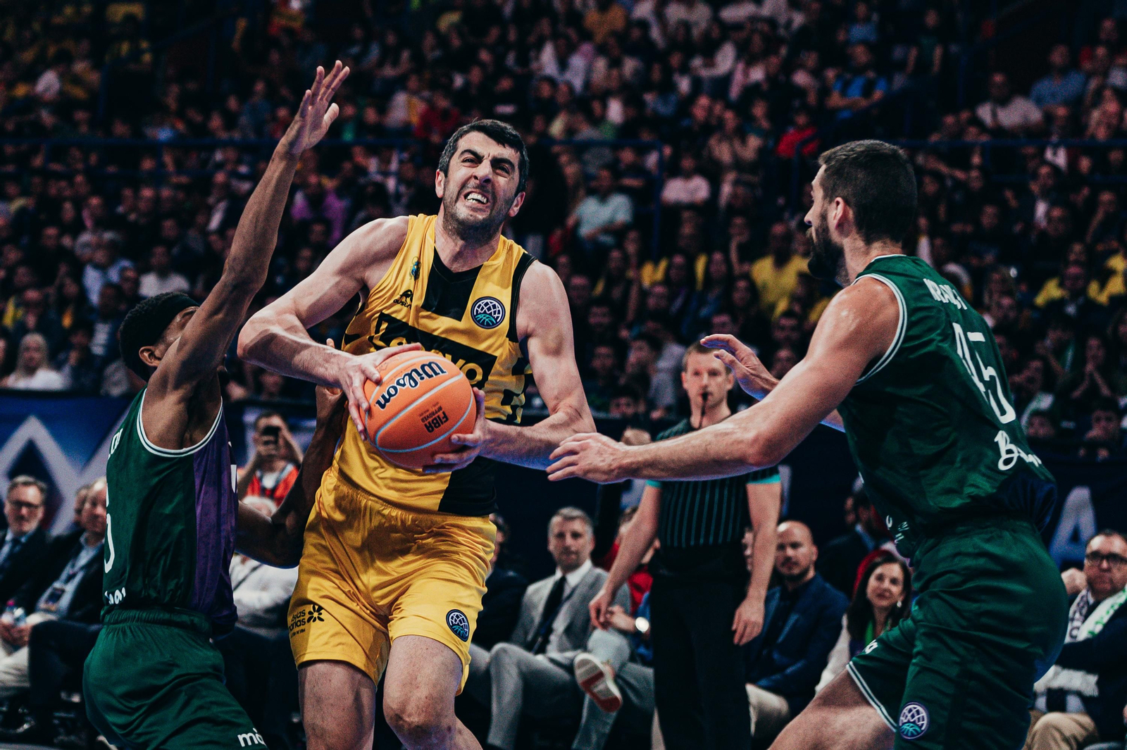 Las fotos de la final de la BCL entre Lenovo Tenerife y Unicaja Baloncesto