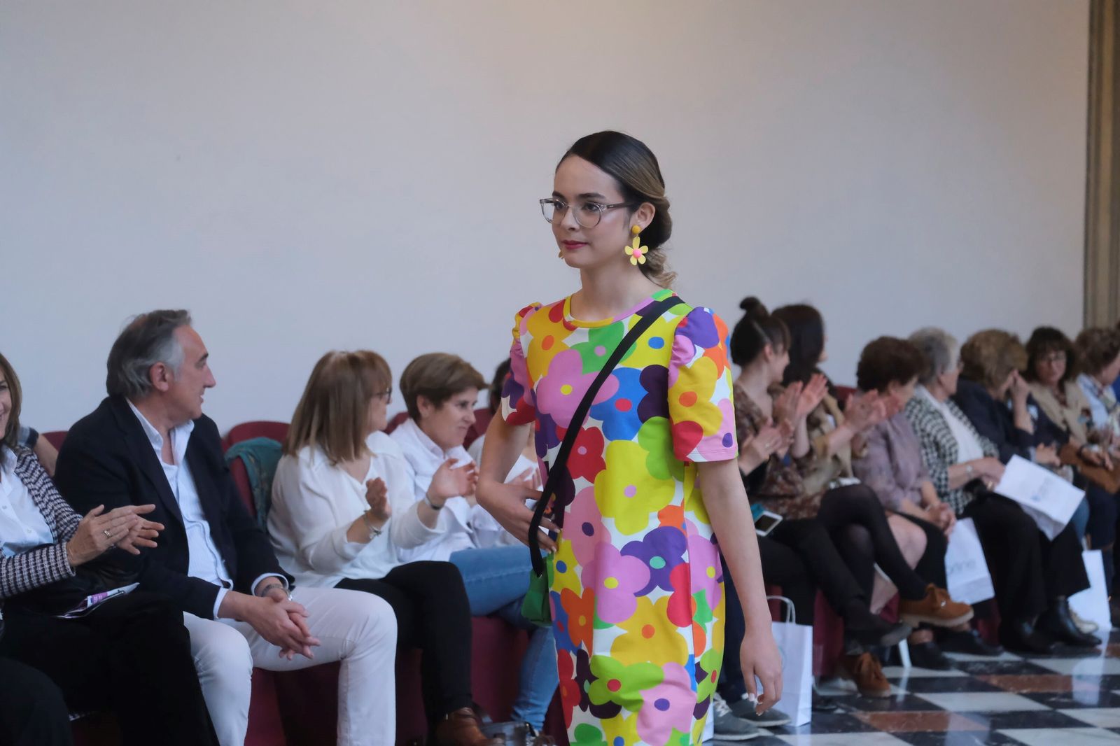 El desfile benéfico de la Asociación Alzheimer Córdoba 2023, en imágenes