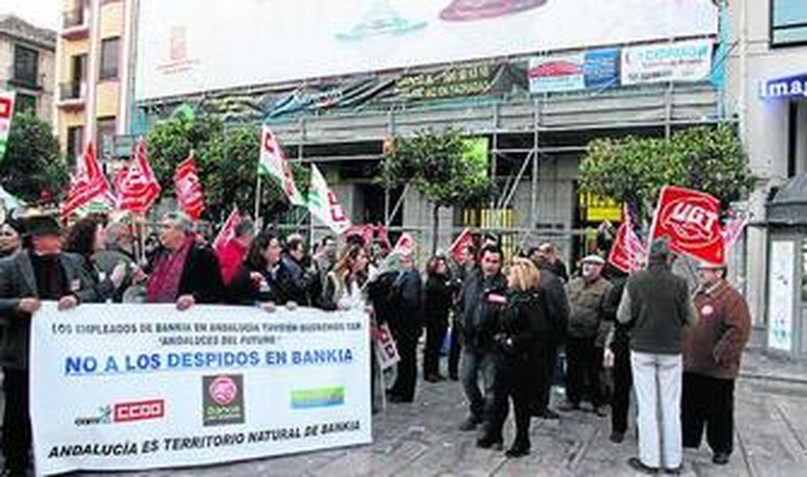 Concentración, ayer, de trabajadores de Bankia.