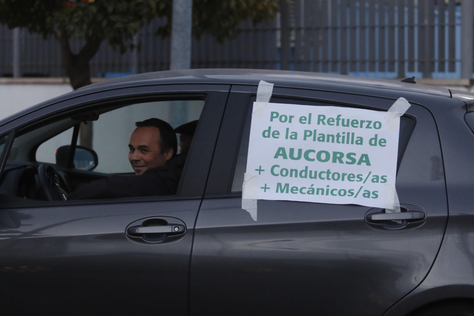La caravana de protesta de la plantilla de Aucorsa, en fotografías
