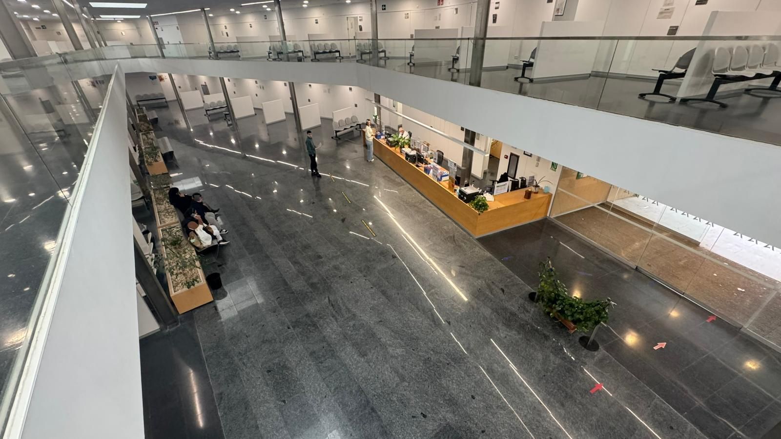 Centro de salud de Isla Chica, este lunes.