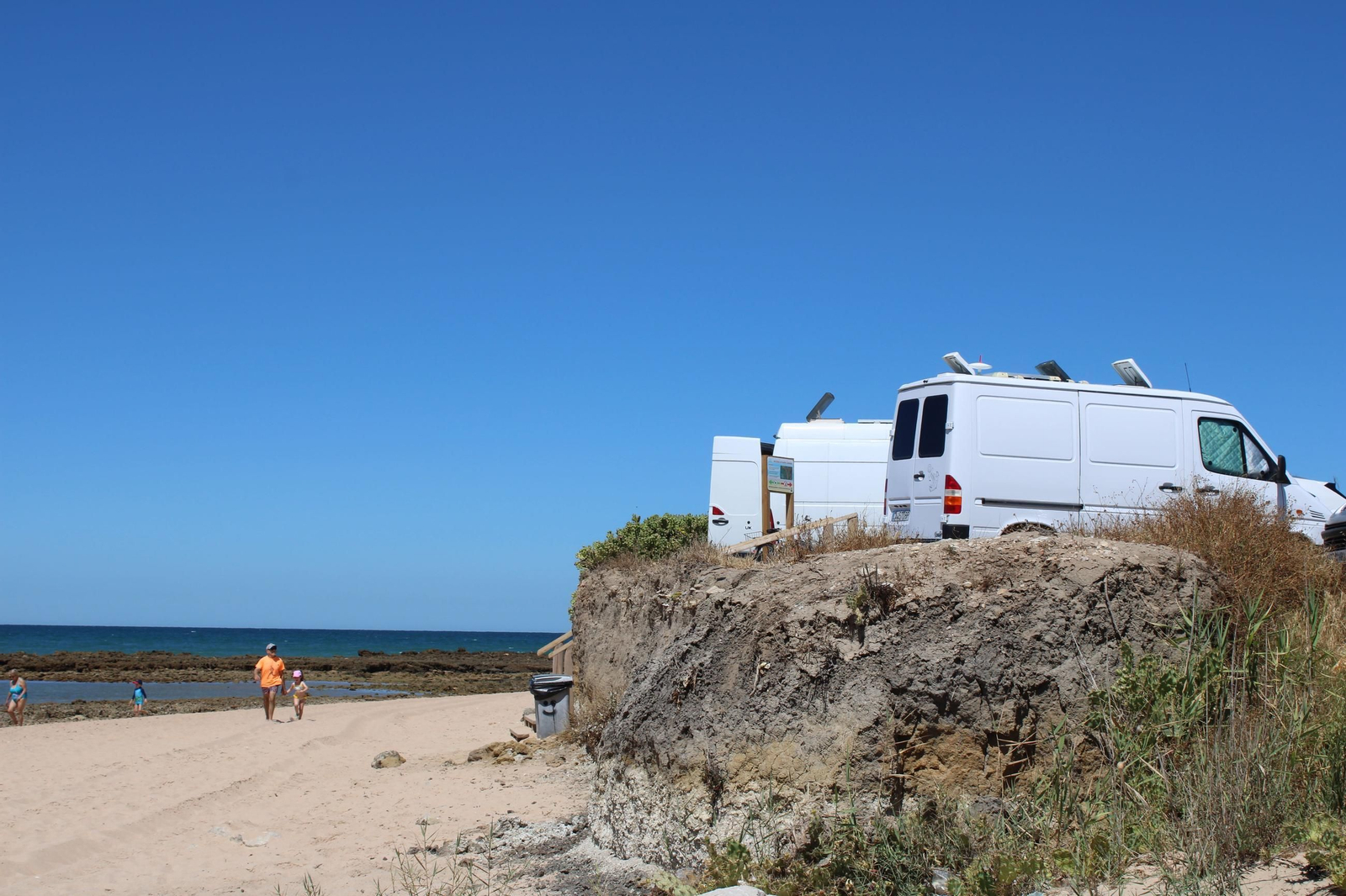 Campers próximas a la playa canina de Rota