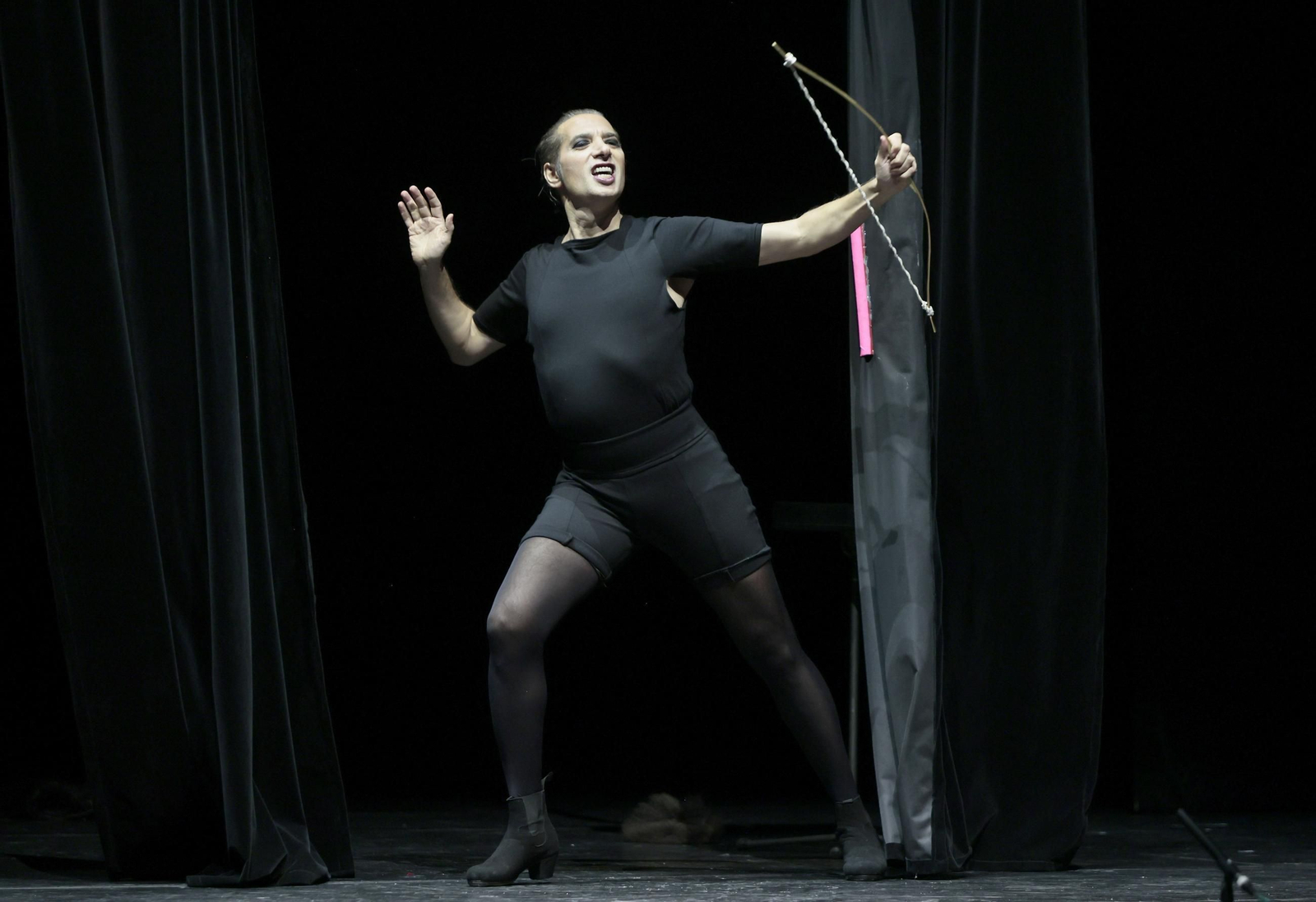 Las imágenes del espectáculo "Carmen" de Israel Galván en la Bienal