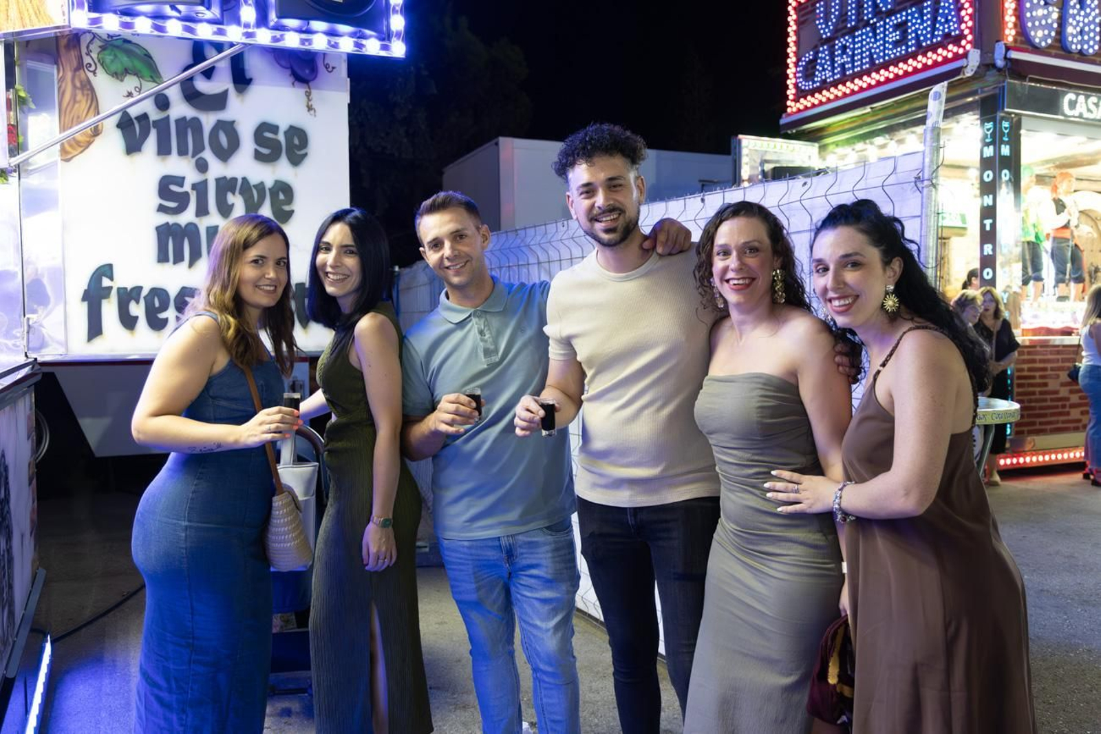Pasacalles inaugural, fuegos artificiales e iluminación de la portada de feria y del recinto ferial de la Feria de San Bartolomé en Martos
