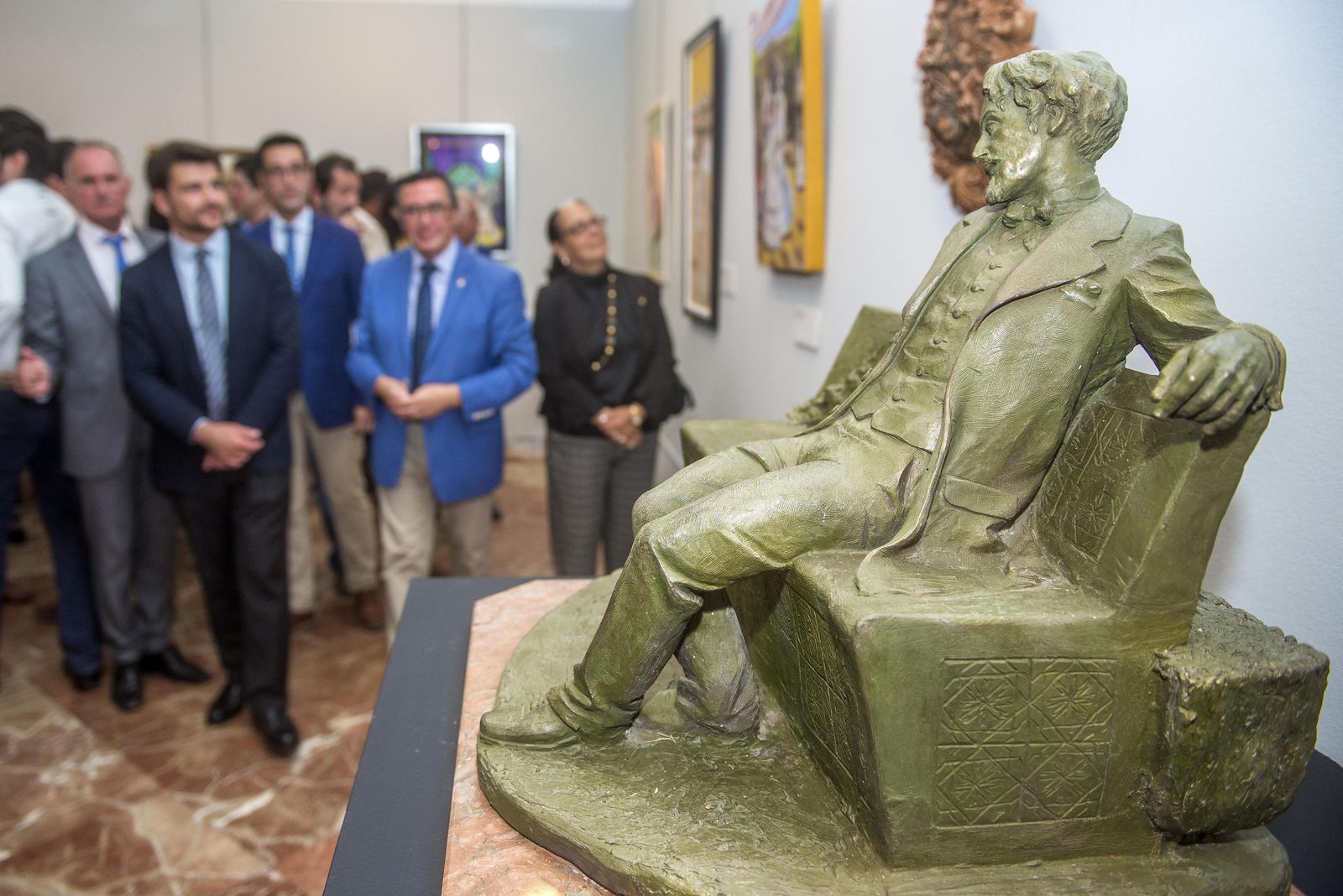 Una de las esculturas que componen la muestra conmemorativa.