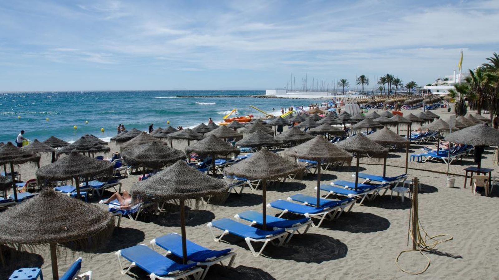 La playa de Venus-Bajondillo.