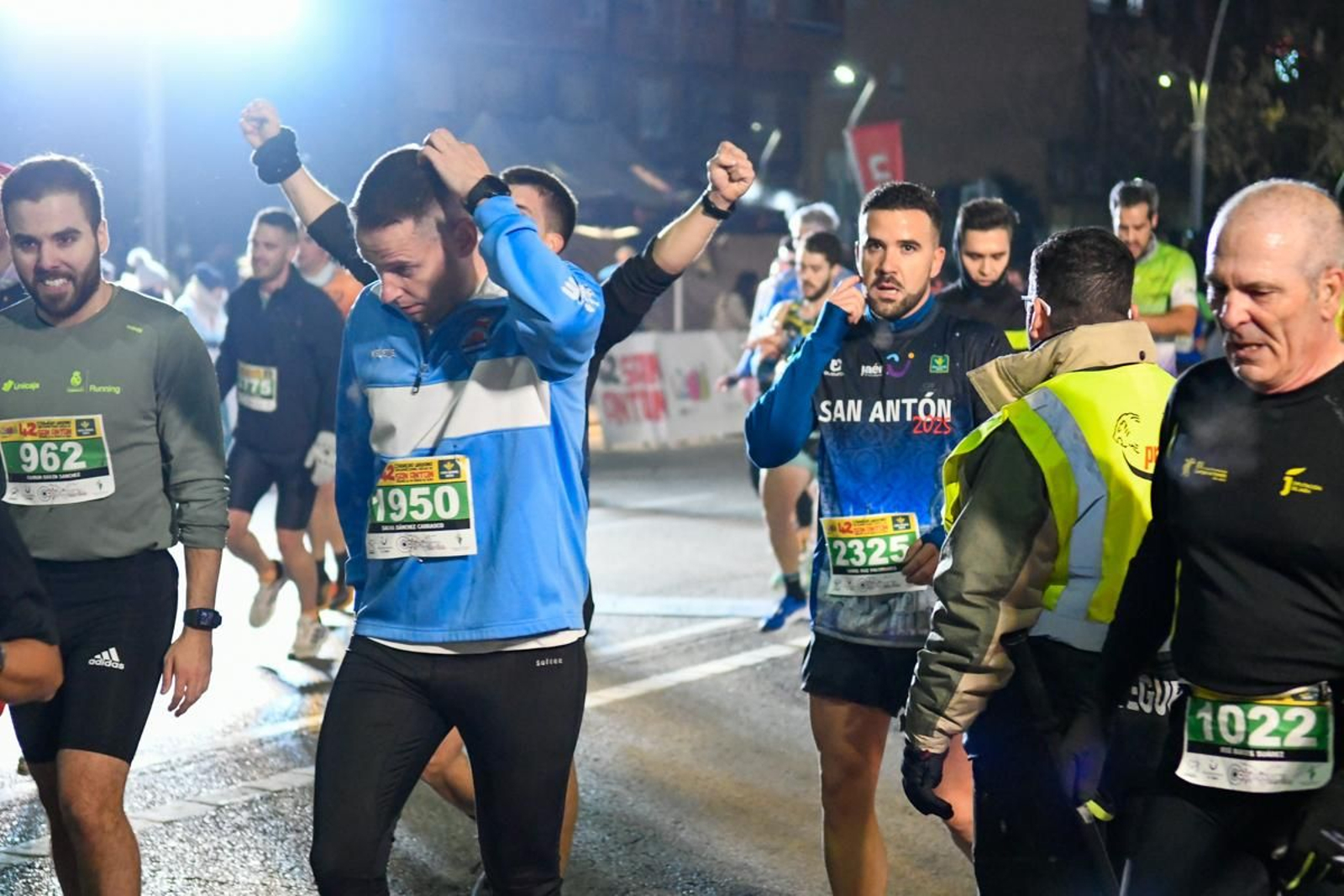 En imágenes: búscate en tu llegada a meta de la Carrera de San Antón 2025 (4)
