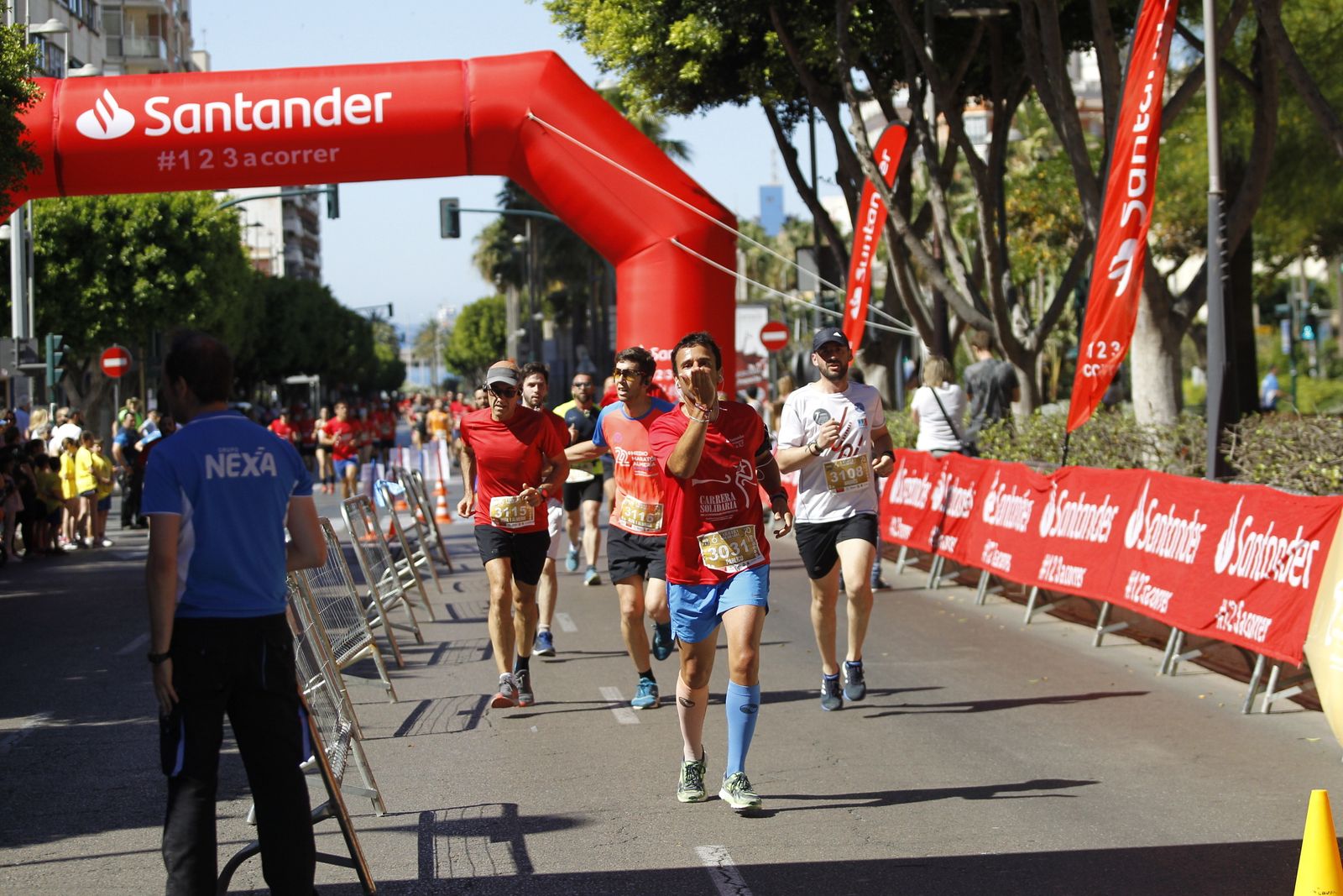 Fotogalería carrera atletismo popular enfermedades poco frecuentes. La Salle Almería