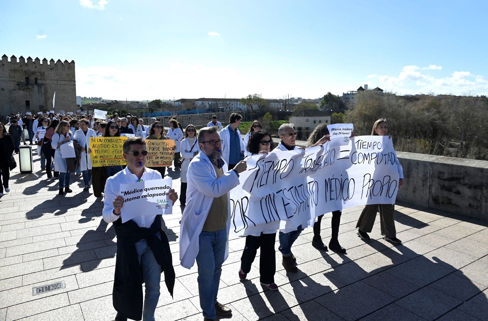 La Marcha de Batas Blancas de los Médicos de Córdoba