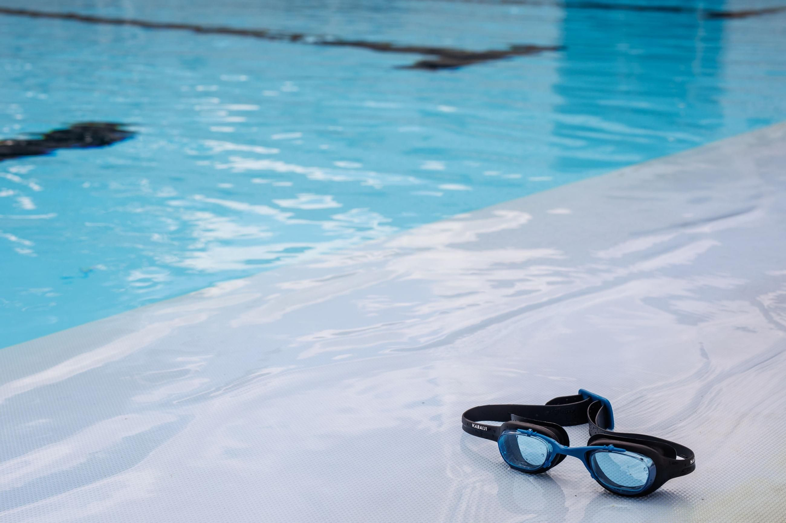 Imagen de archivo de una piscina.