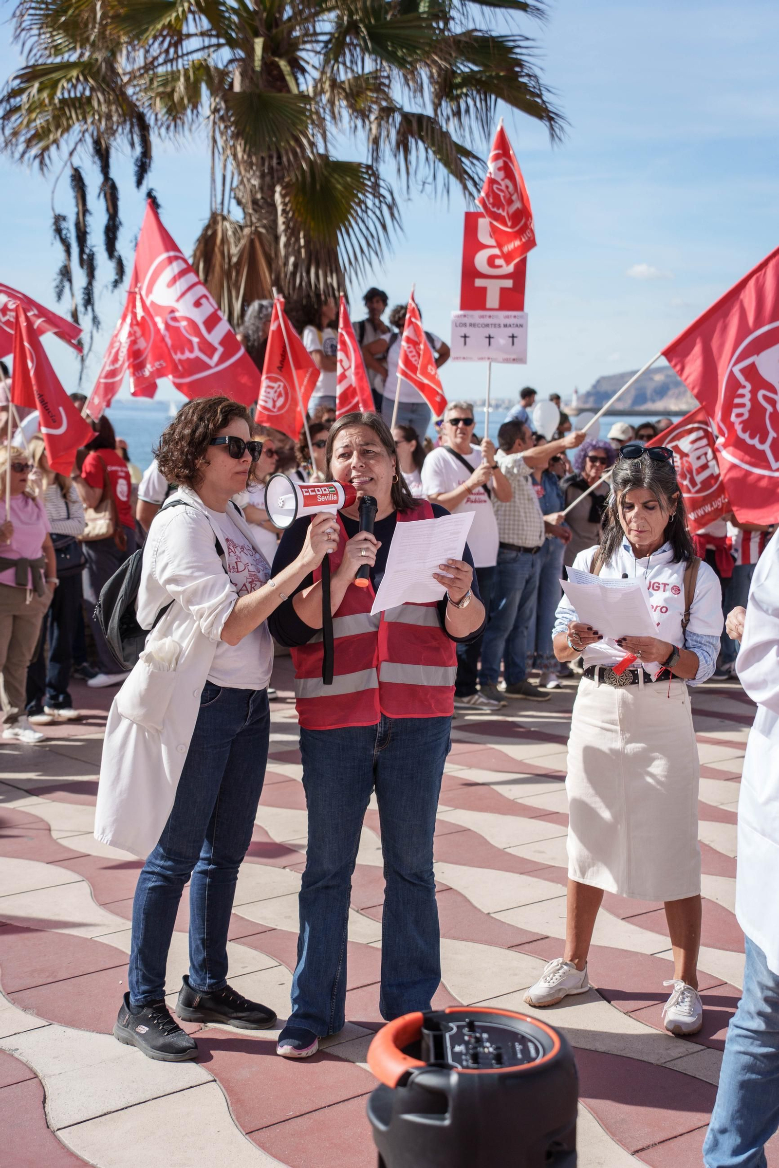 "La sanidad se defiende, gobierne quien gobierne", Almería se lanza a las calles por la sanidad pública