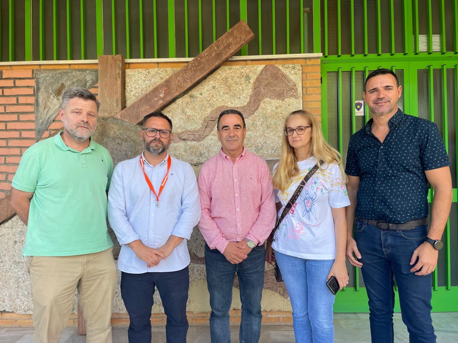 El alcalde con responsables del sindicato educativo.