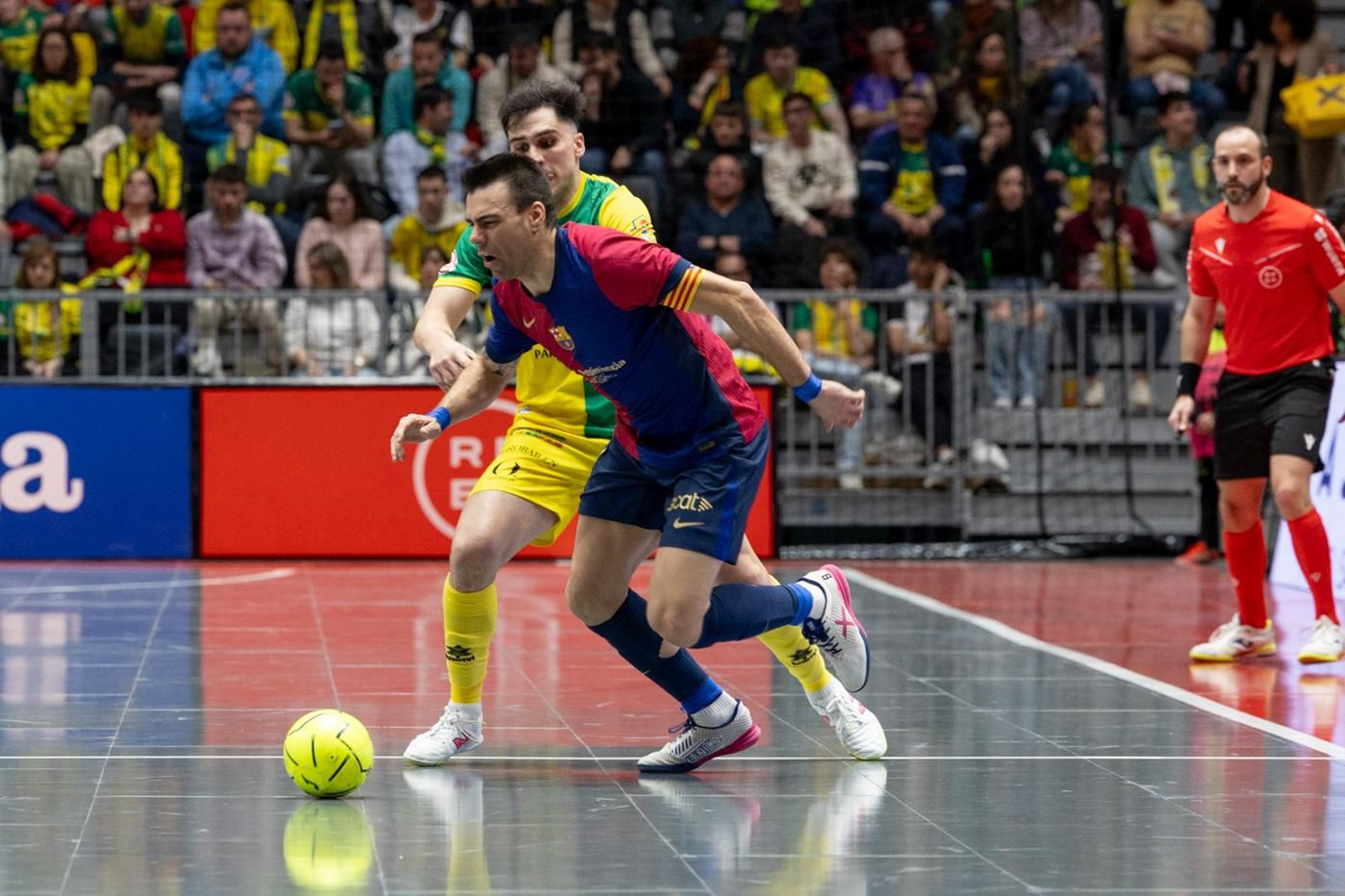 El éxtasis de la victoria copera del Jaén Paraíso Interior FS sobre el Barça, en imágenes