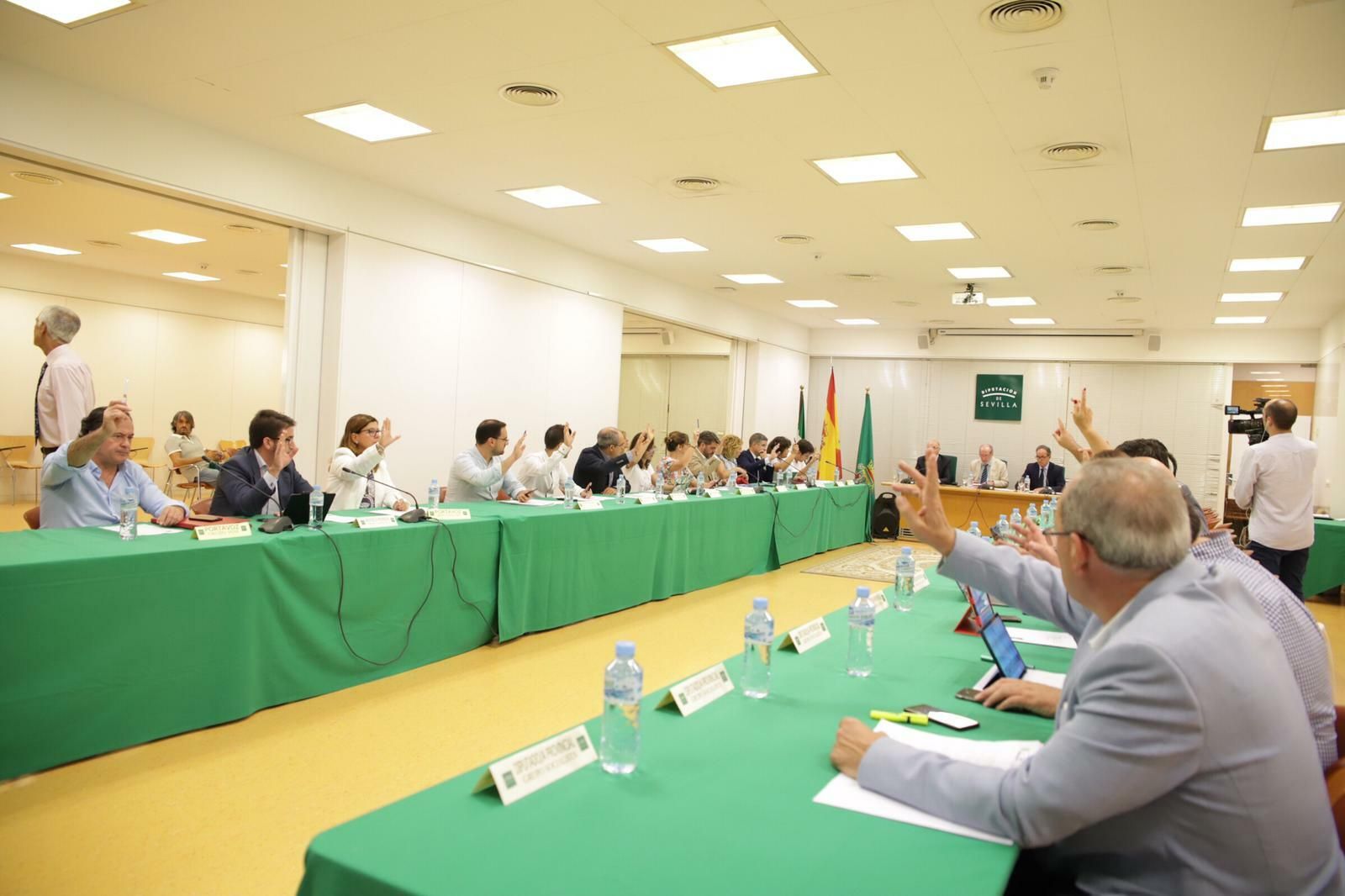 Una imagen del Pleno, durante la votación de las bases del nuevo programa del Fondo Extraordinario de Anticipos Reintegrables (FEAR), que sí se aprobó por unanimidad.