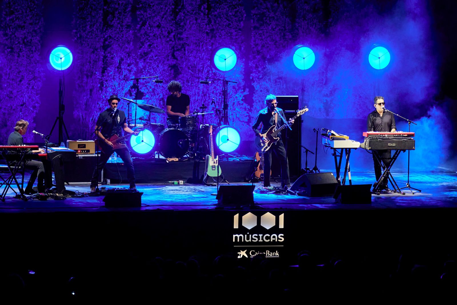 Andrés Calamaro conquista al Generalife y se mete al público en el bolsillo