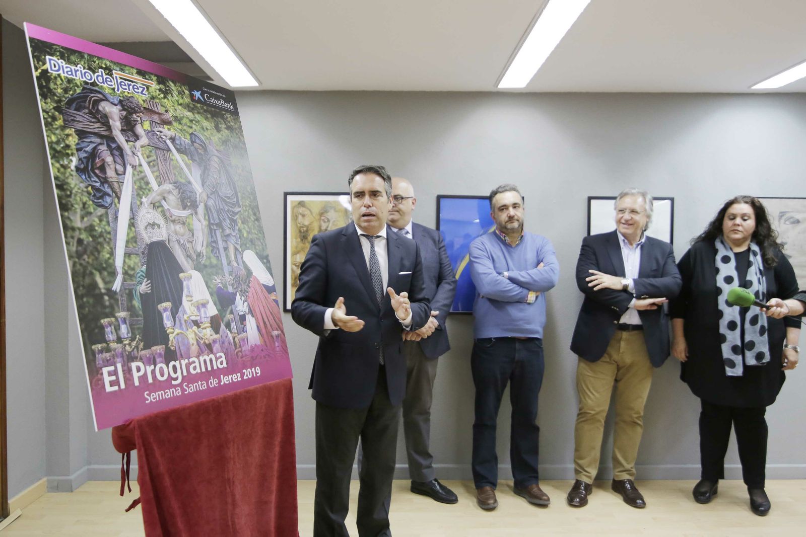 Presentación de la guía cofrade de Diario de Jerez en Arteadiario