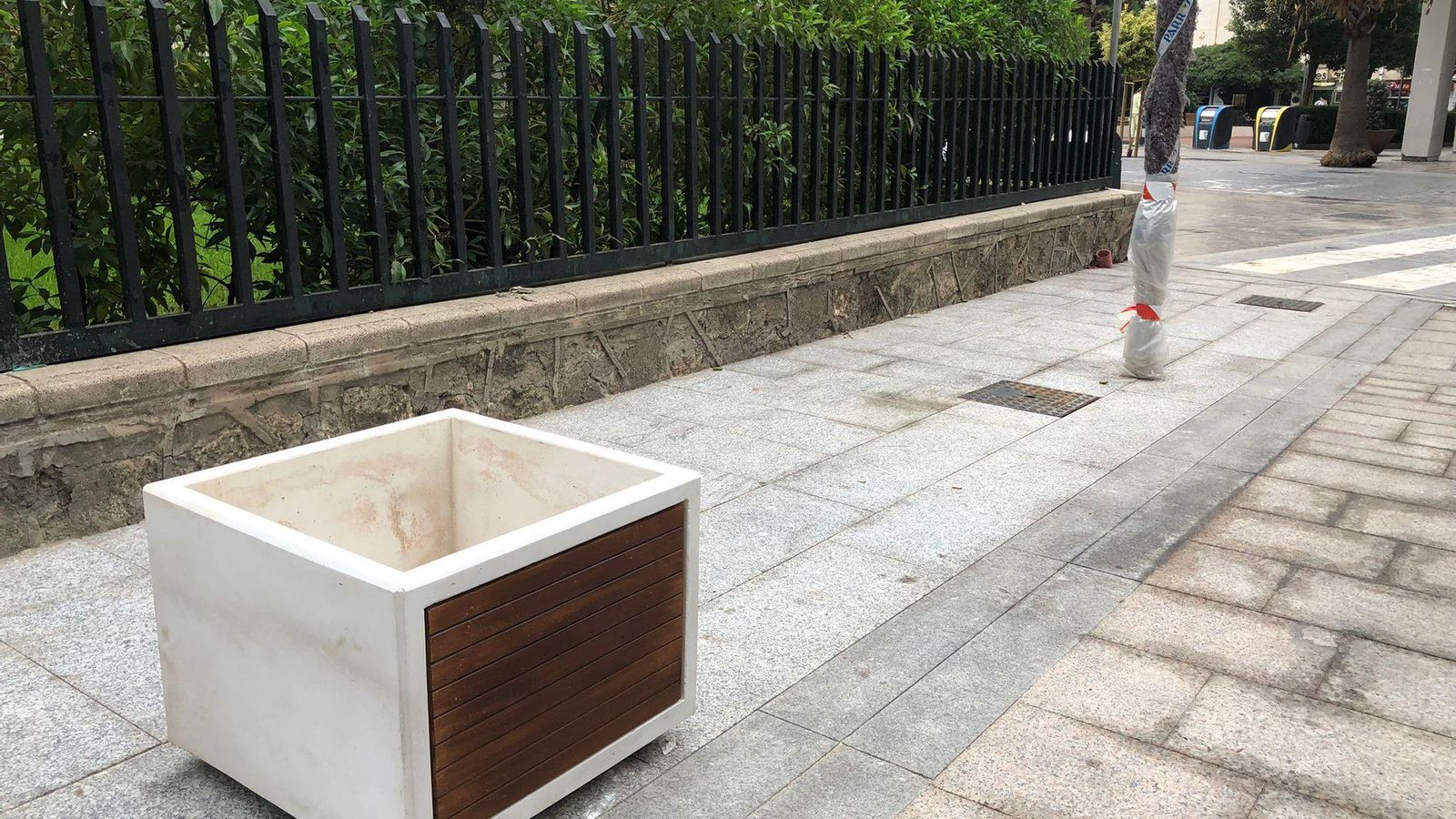 Mobiliario a estrenar en la calle Padre Marchena.