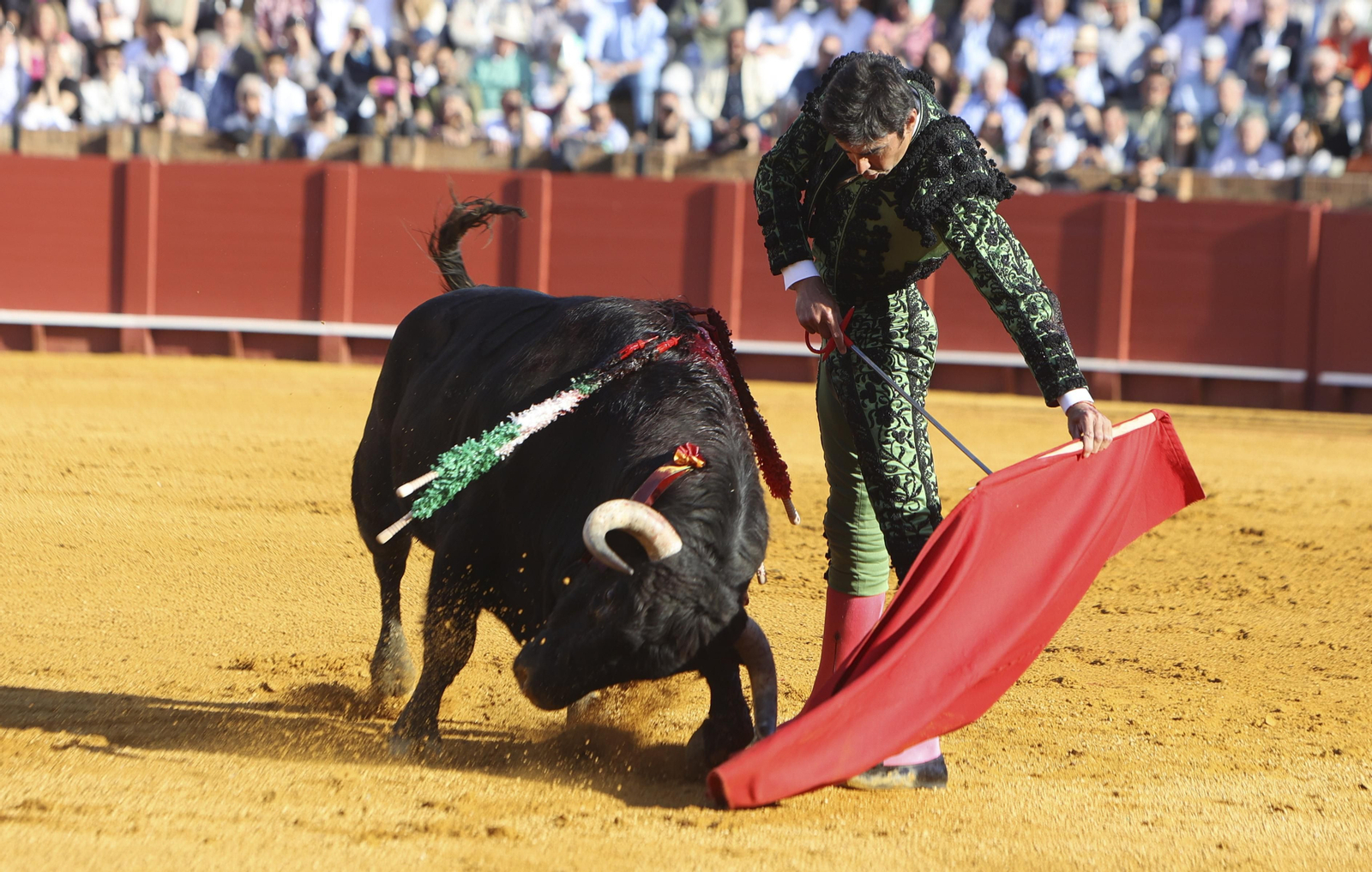 Las mejores fotos de la corrida de toros de Miguel Ángel Perera, Paco Ureña y Borja Jiménez