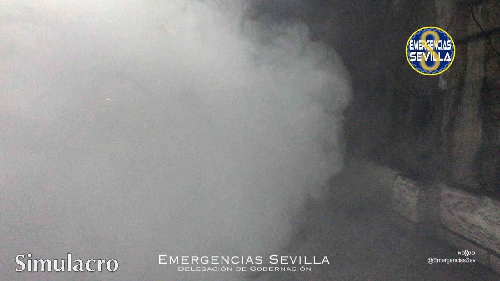 Las imágenes del simulacro de incendios de los Bomberos en el Metro de Sevilla