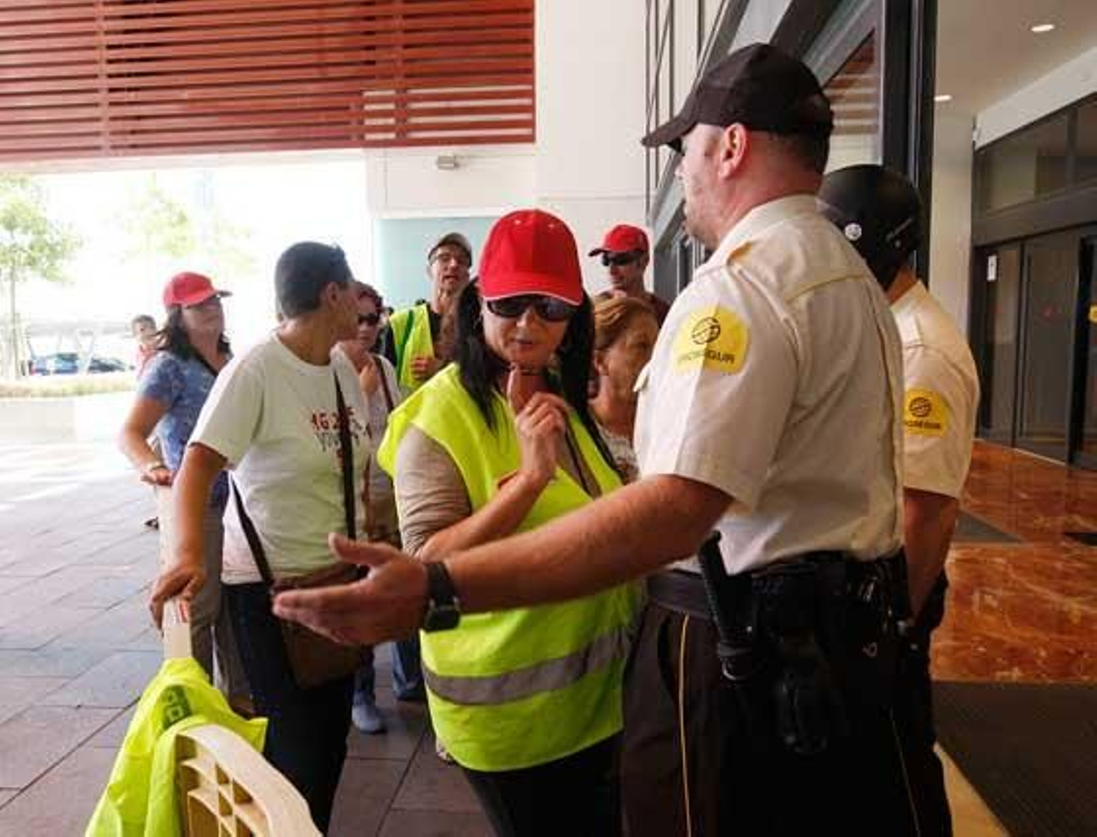 Instante de la entrada en Área Sur ayer.

Foto: Juan Carlos Toro