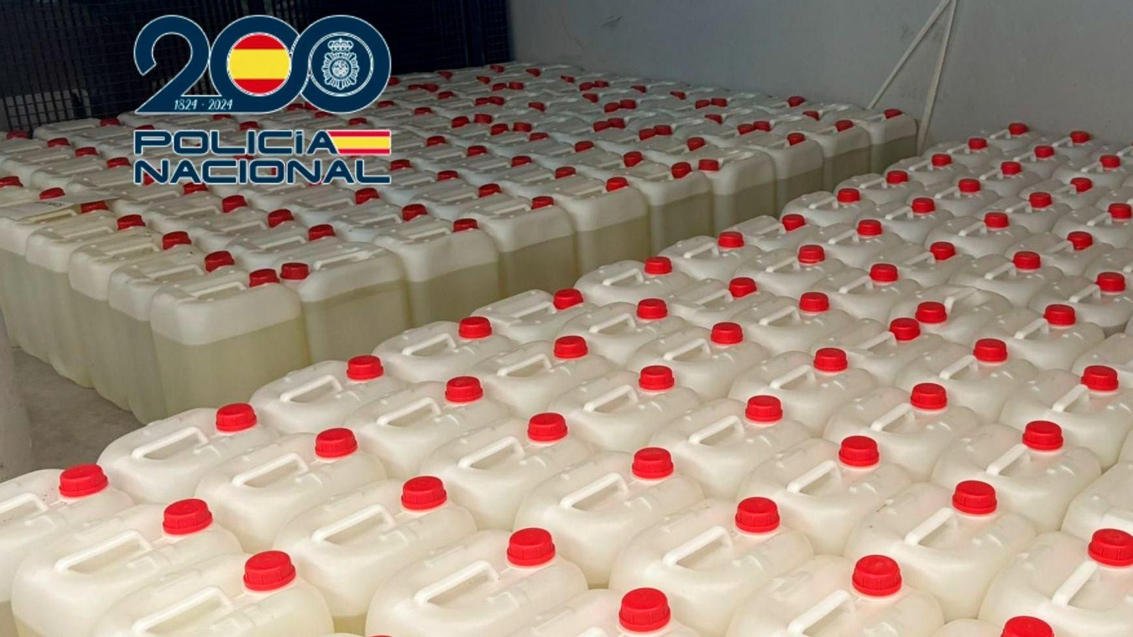 Garrafas de gasolina incautadas en Sanlúcar de Barrameda.