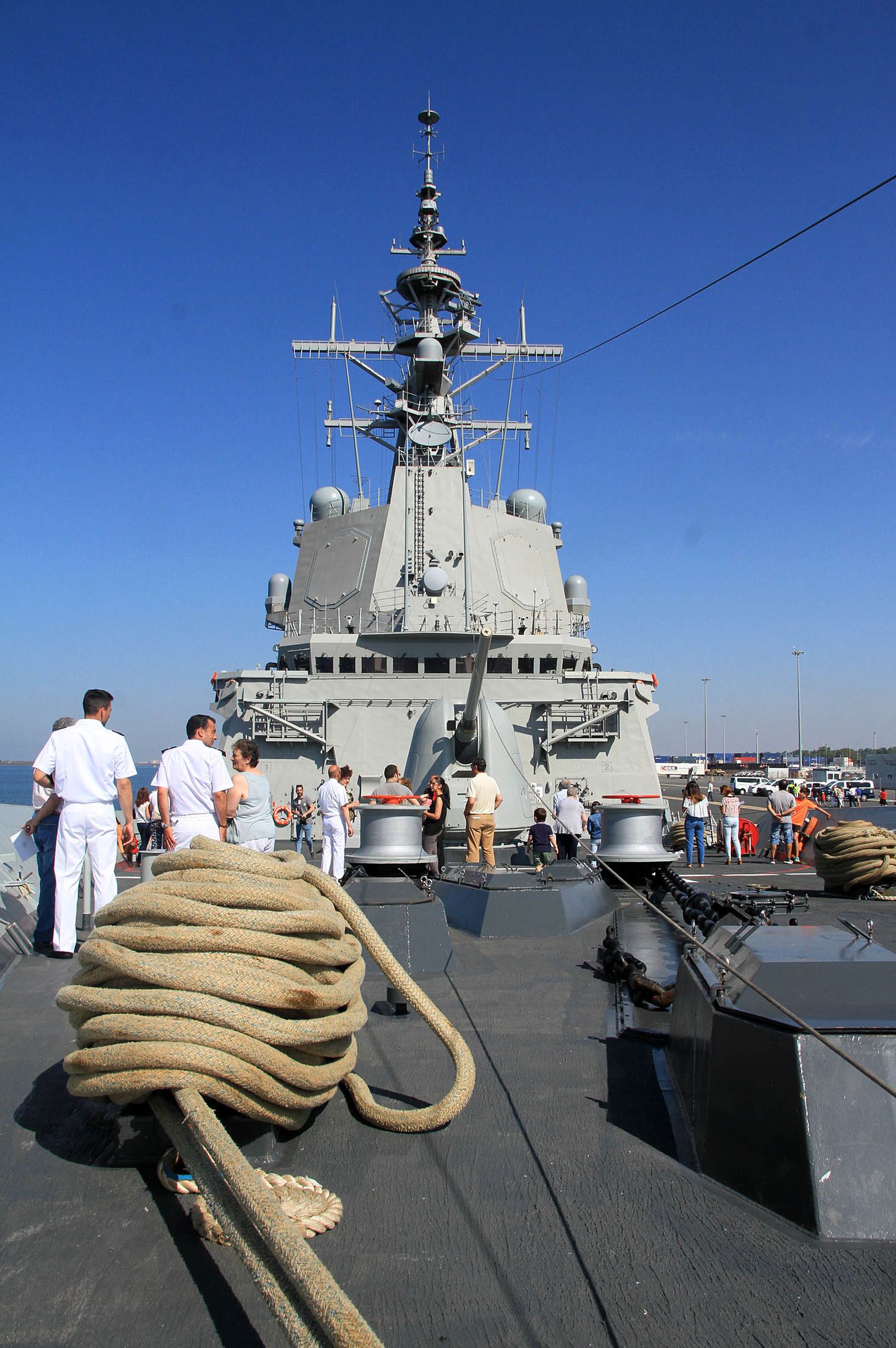 Imágenes de la Fragata Cristóbal Colón F-105