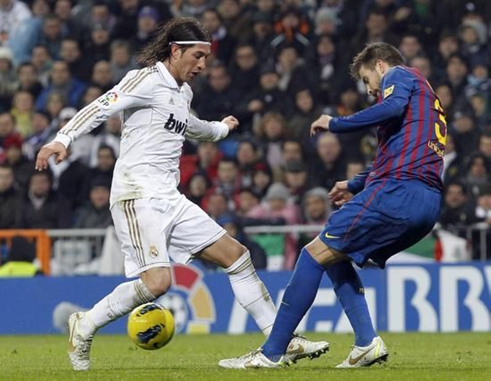 El Barcelona vence al Real Madrid a domicilio (1-3). / EFE