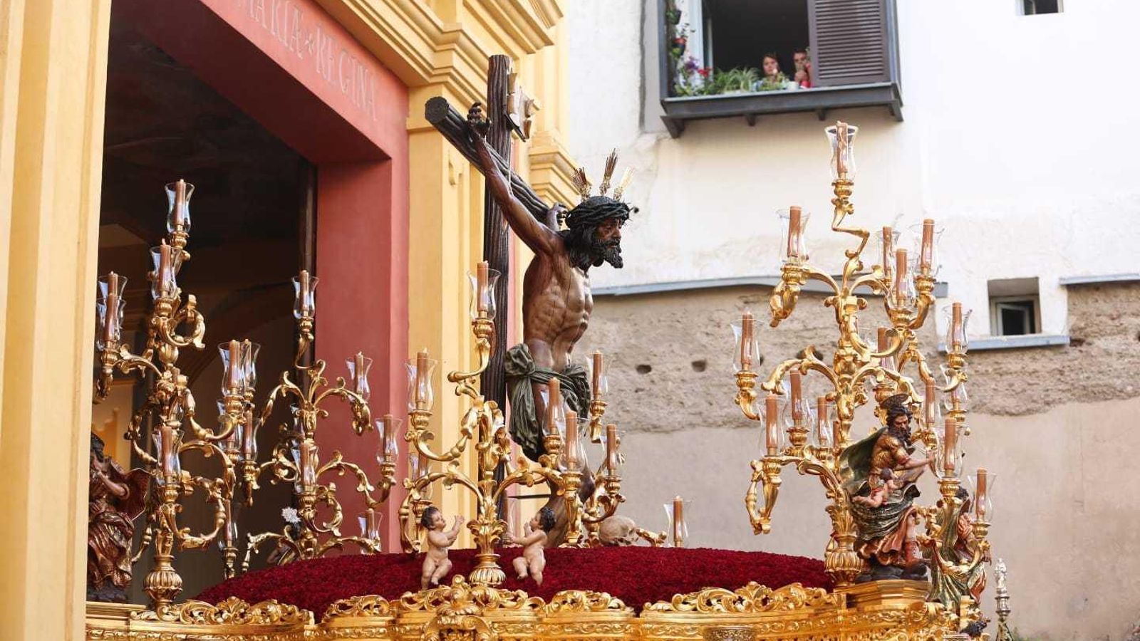 El Cristo de la Agonía en su salida del Oratorio de Santa María Reina. El Cristo de la Agonía en su salida del Oratorio de Santa María Reina.