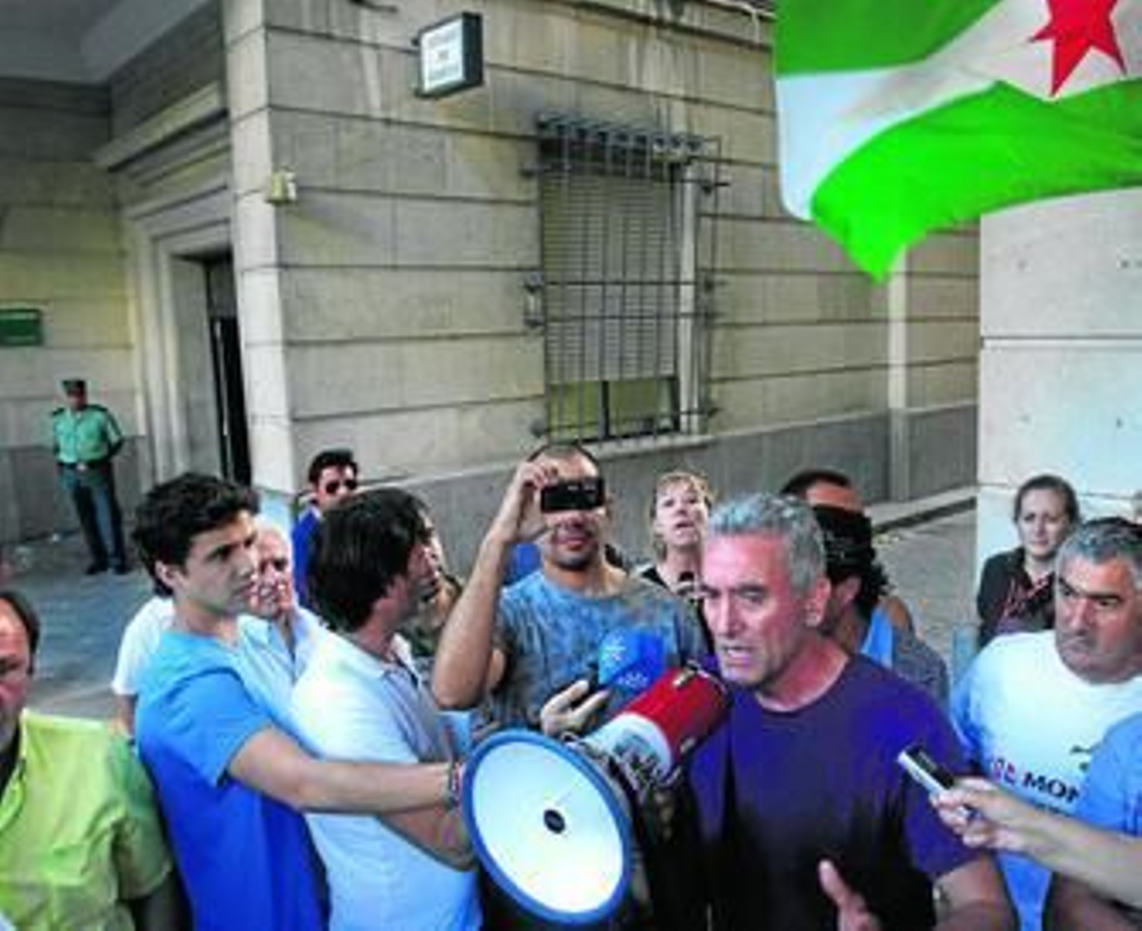 Diego Cañamero, tras salir en libertad de los juzgados, ayer.