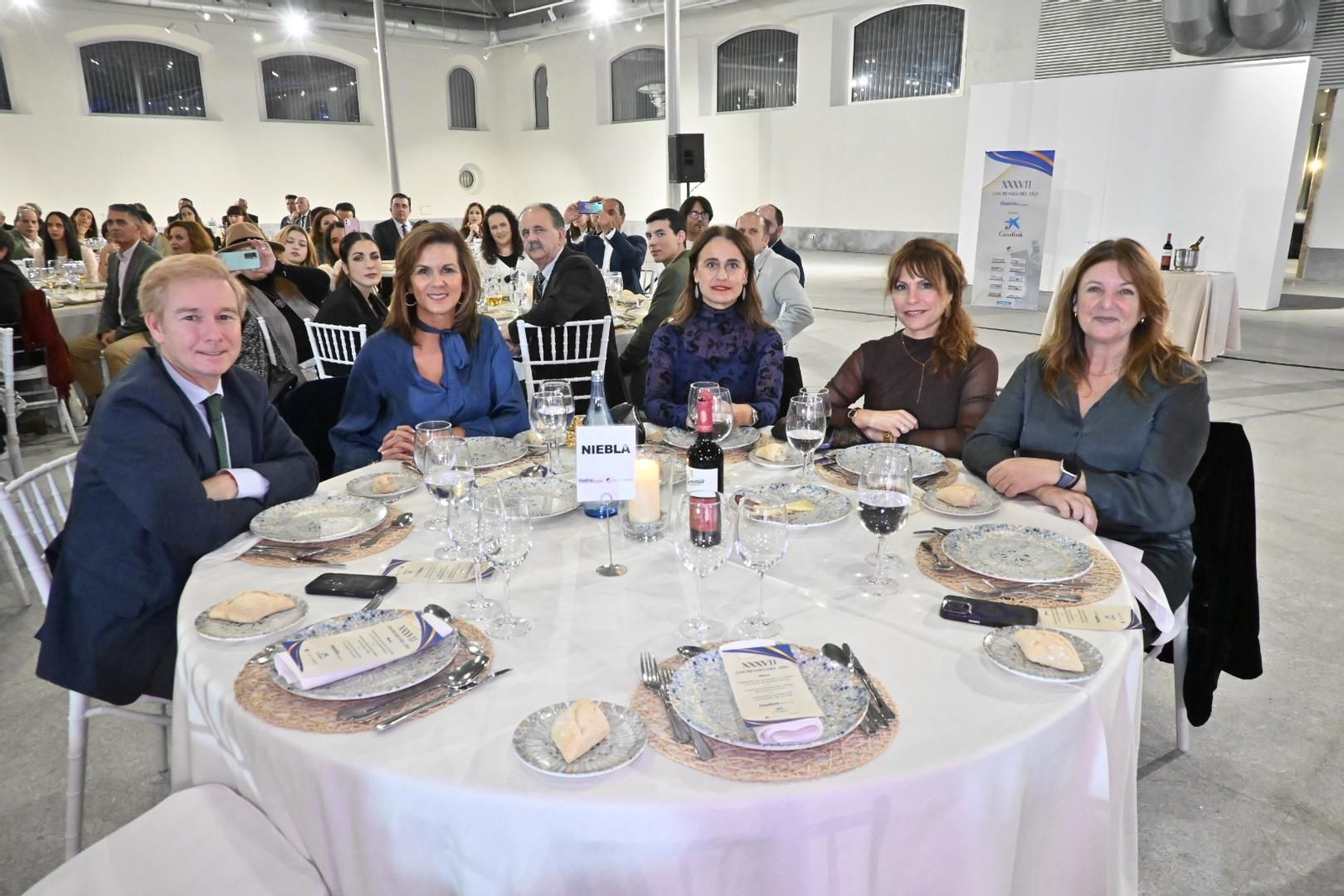 Imágenes de los invitados a la gala de los  37 premios Onubenses del Año